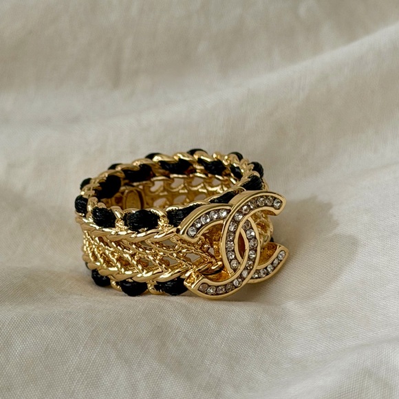 Beautiful Chanel Gold and Black Chain Ring - Picture 11 of 16